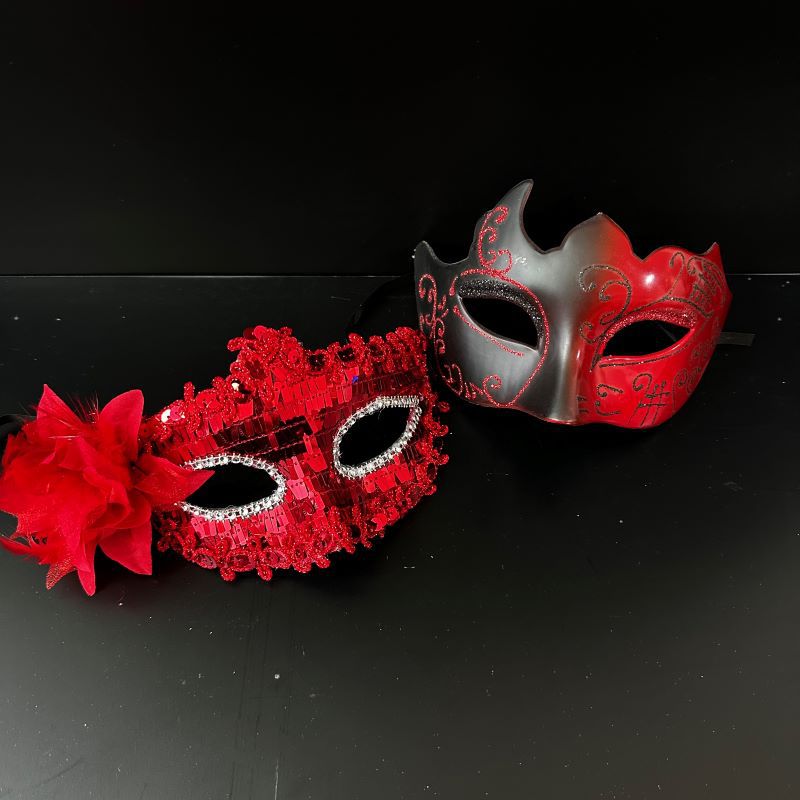 Eight Venetian masks decorated with black lace, feather, flower and metal. The black and white color combination is magnificent Specification image