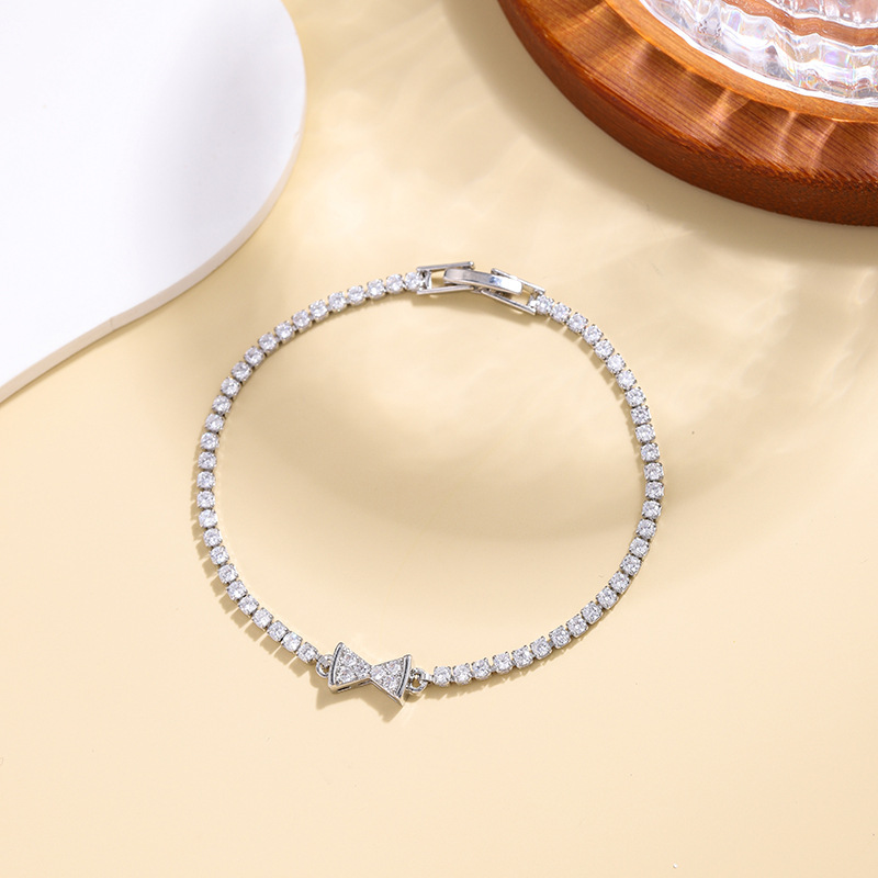 2024欧美新款锆石小项链好看百搭厂家批发潮流时尚