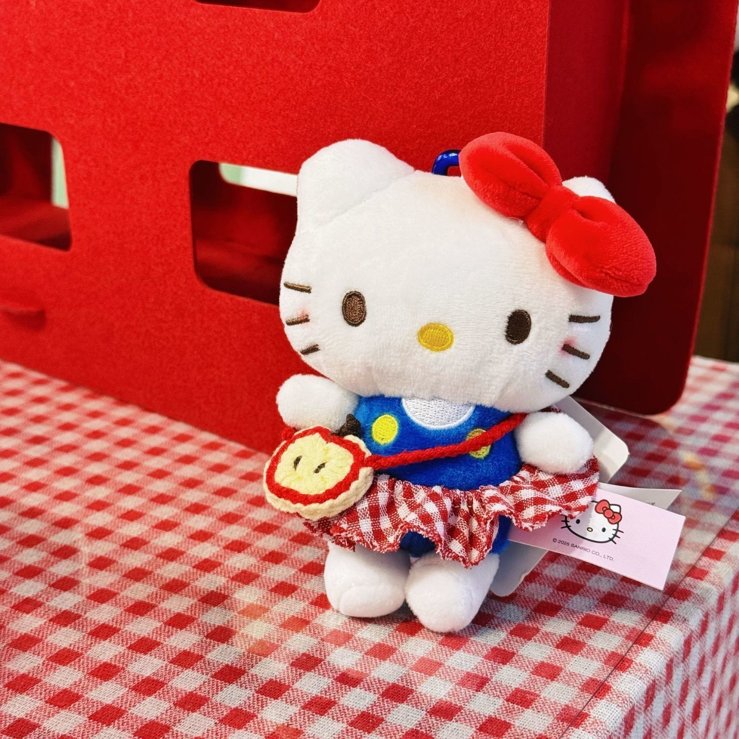 kitty Apple shoulder bag, kt doll, Girls' backpack Pendant, hanging accessory, Bag gift, keychain, best friend, plush toy pendant, water cup pendant, figurine details Picture