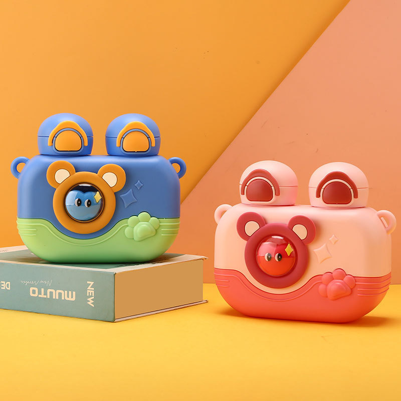 The new children's water cup features a large-capacity straw cup for boys and girls. It has a high appearance level and is cute. The double-spout cup is convenient to carry diagonally