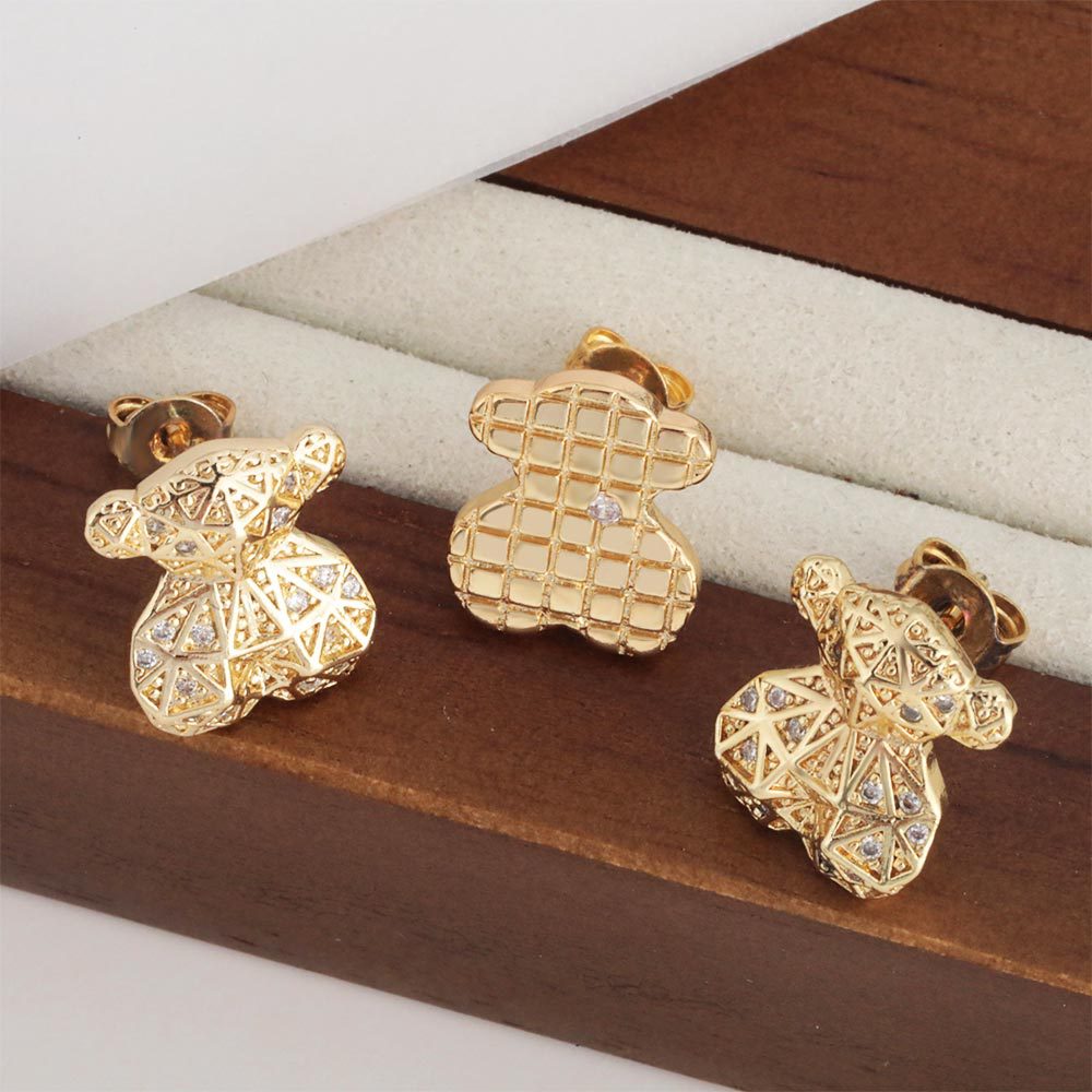 Trendy and elegant high-end earrings, Korean-style simple and fashionable copper cute and sweet bear stud earrings wholesale supply Specification drawing