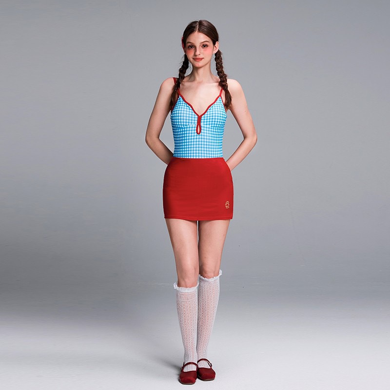 The latest bestseller in 2026, a conservative, slimming and sexy one-piece halter suit for hot spring soaking, a high-end sleeveless swimsuit for women in Thailand details Picture