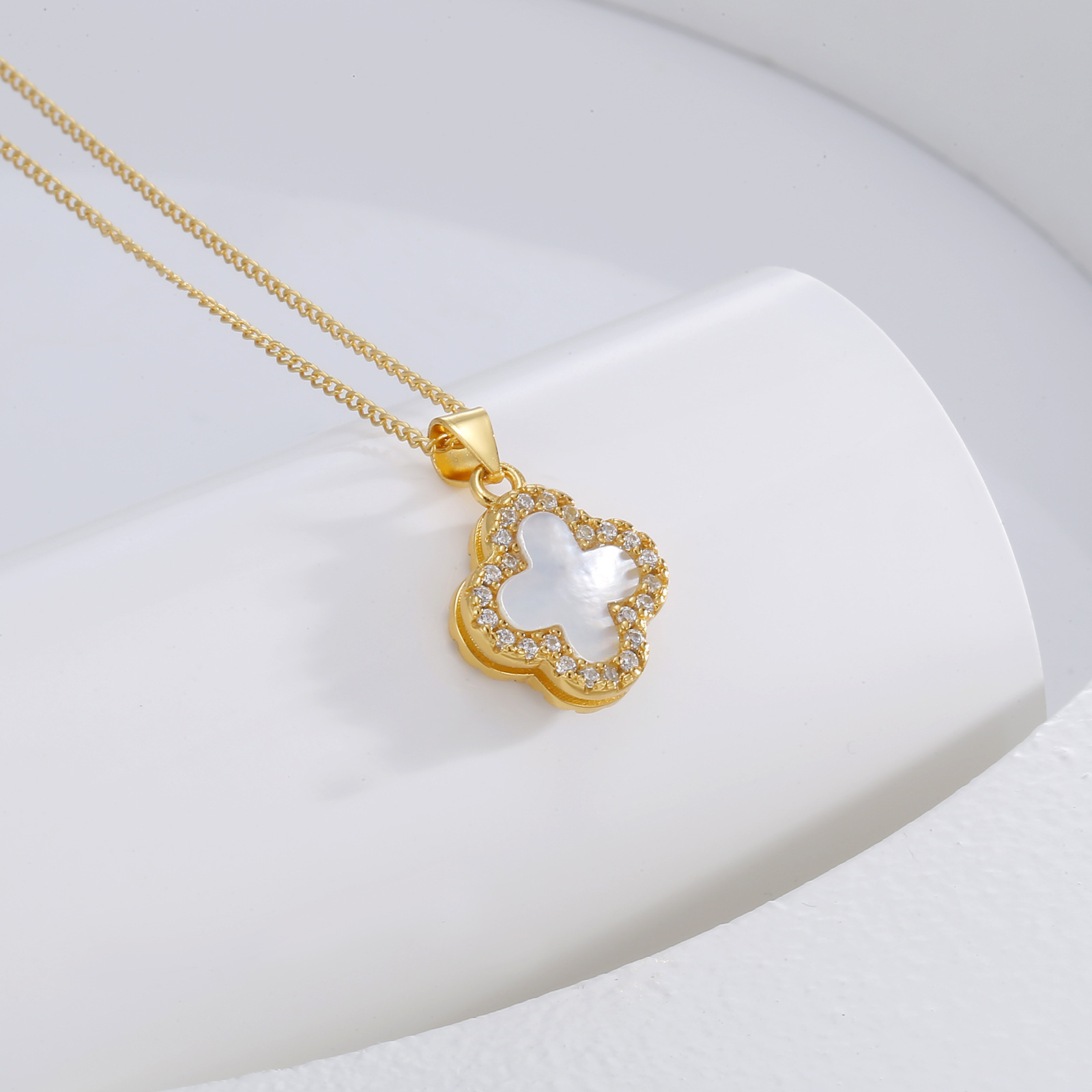 合金字母/合金喷漆配件/流苏/沙金材料/刺绣穿珠蝴蝶产品图