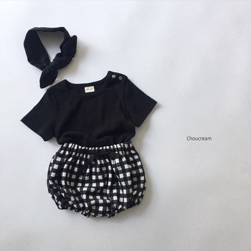 Stock corea verano hombres y mujeres bebé conjunto cuello redondo manga corta camiseta versátil pantalones de manga media pantalones de pan grandes PP kids set details Picture