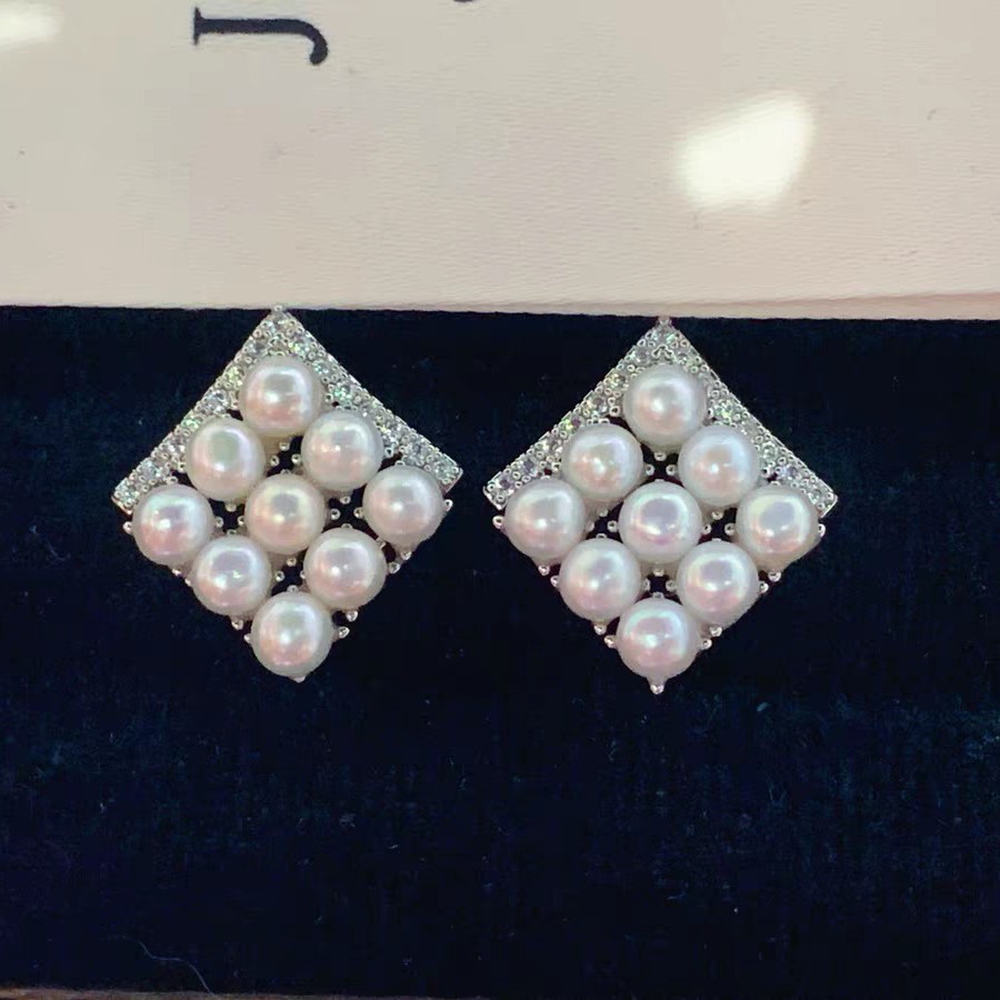 DIY pearl accessories, European and American square full diamond zircon ear stud holder, niche design, multi-bead earrings pendant set for women Application Scenario