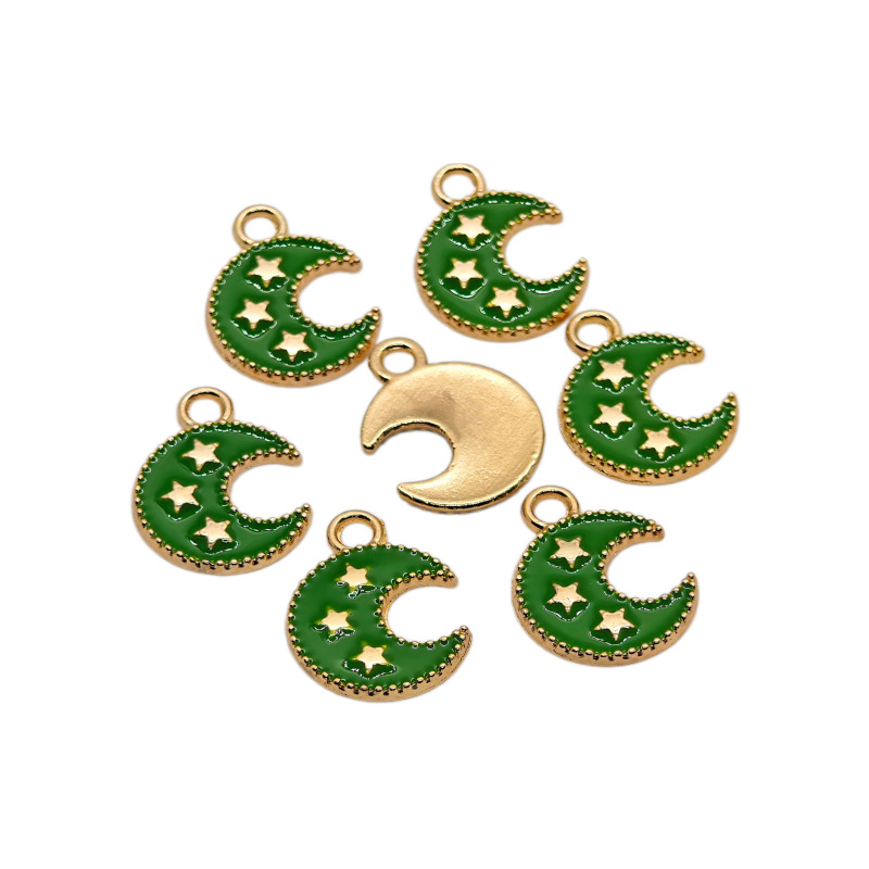 DLY jewelry accessories: Korean version exquisite zinc alloy bracelet, star and moon painting oil pendant in multiple colors Application Scenario