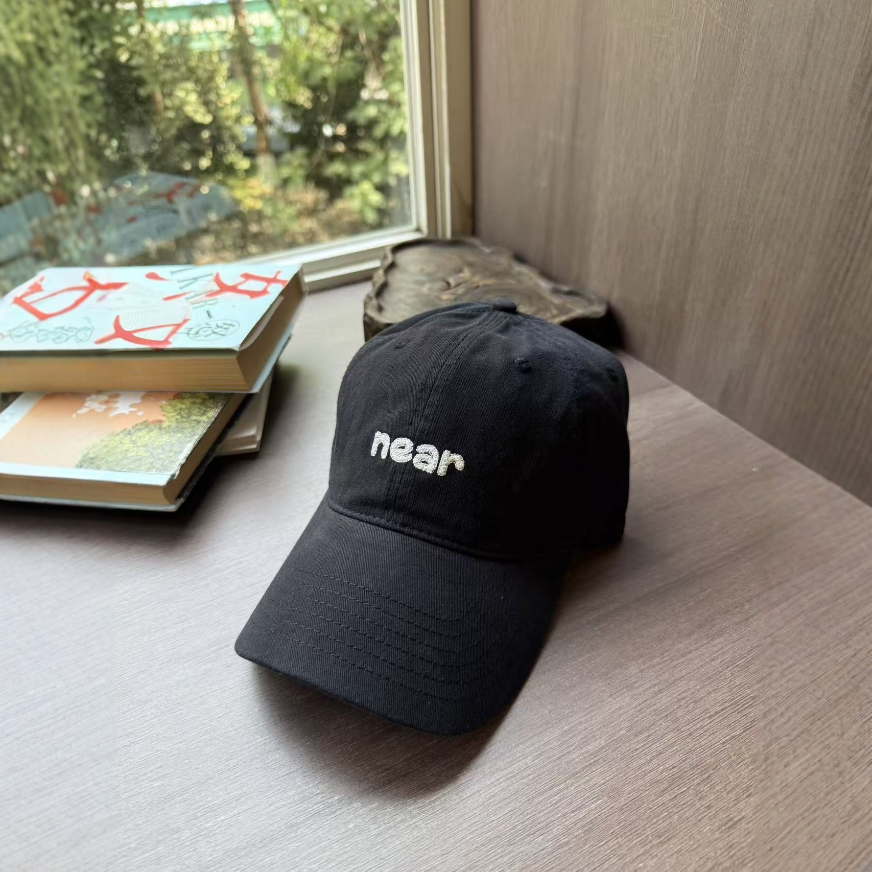 Men's and women's 2024 new retro style high-quality, simple solid color casual and versatile letter embroidery cap details Picture