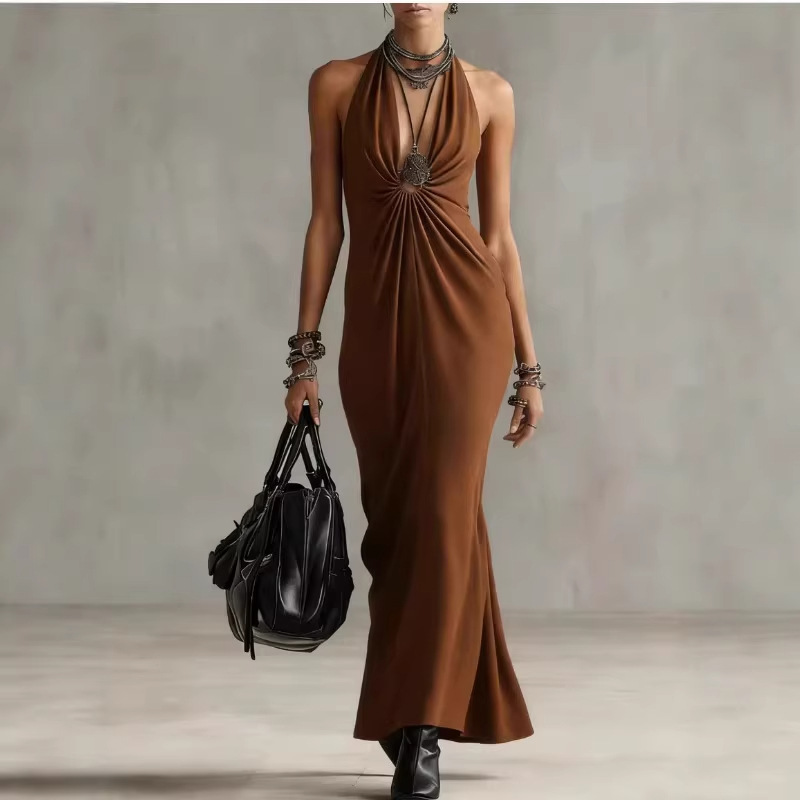 Aliexpress cross-border style halter European and American long dress, backless, slimming and sexy new style dress Application Scenario