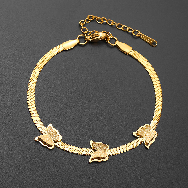 Titanium steel French light luxury fashion, versatile stainless steel heart to blade, niche high-end design sense accessories Specification image