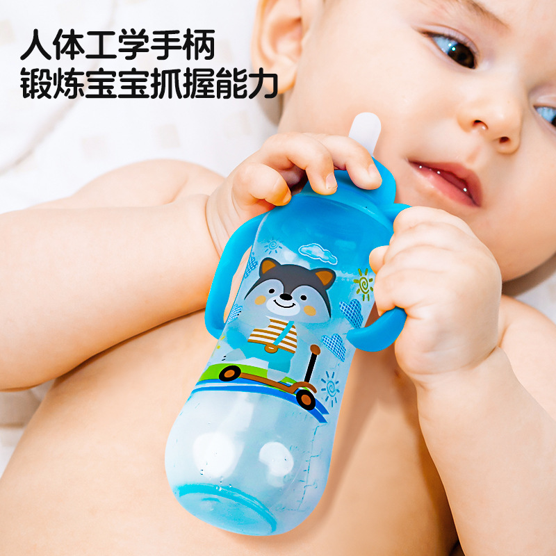 Baby bottles, anti-choking and shock-resistant PP bottles with handles and grips, wholesale of baby products, cross-border factory customization Application Scenario