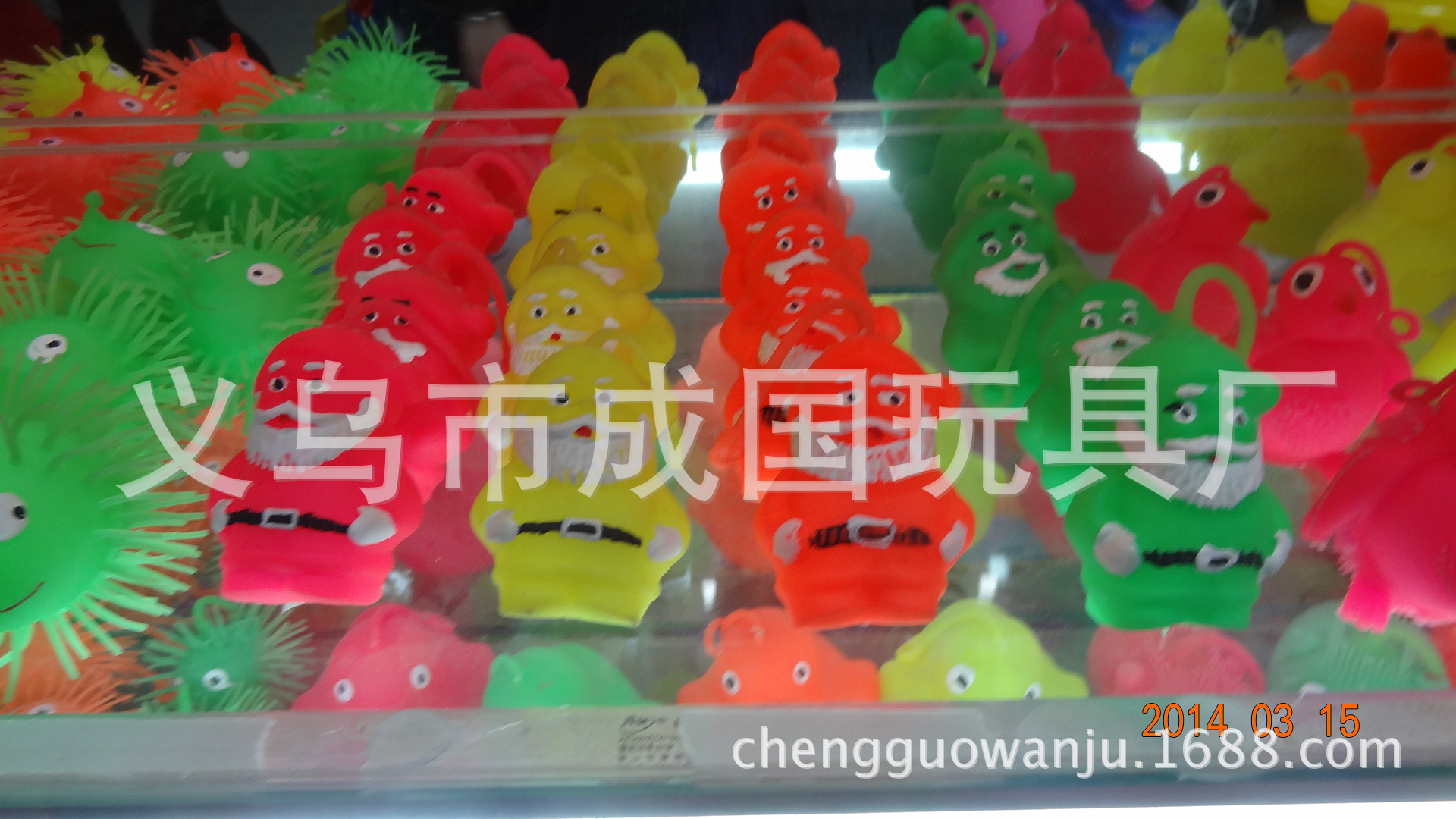 厂家供应圣诞系列tpr球类材质，外贸led发光球互动球夜光益智产品图