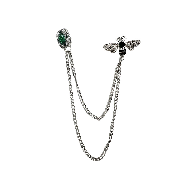 英伦风绿宝石蜜蜂胸针ins小众个性镶钻带链西装服饰链条别针配饰白底实物图