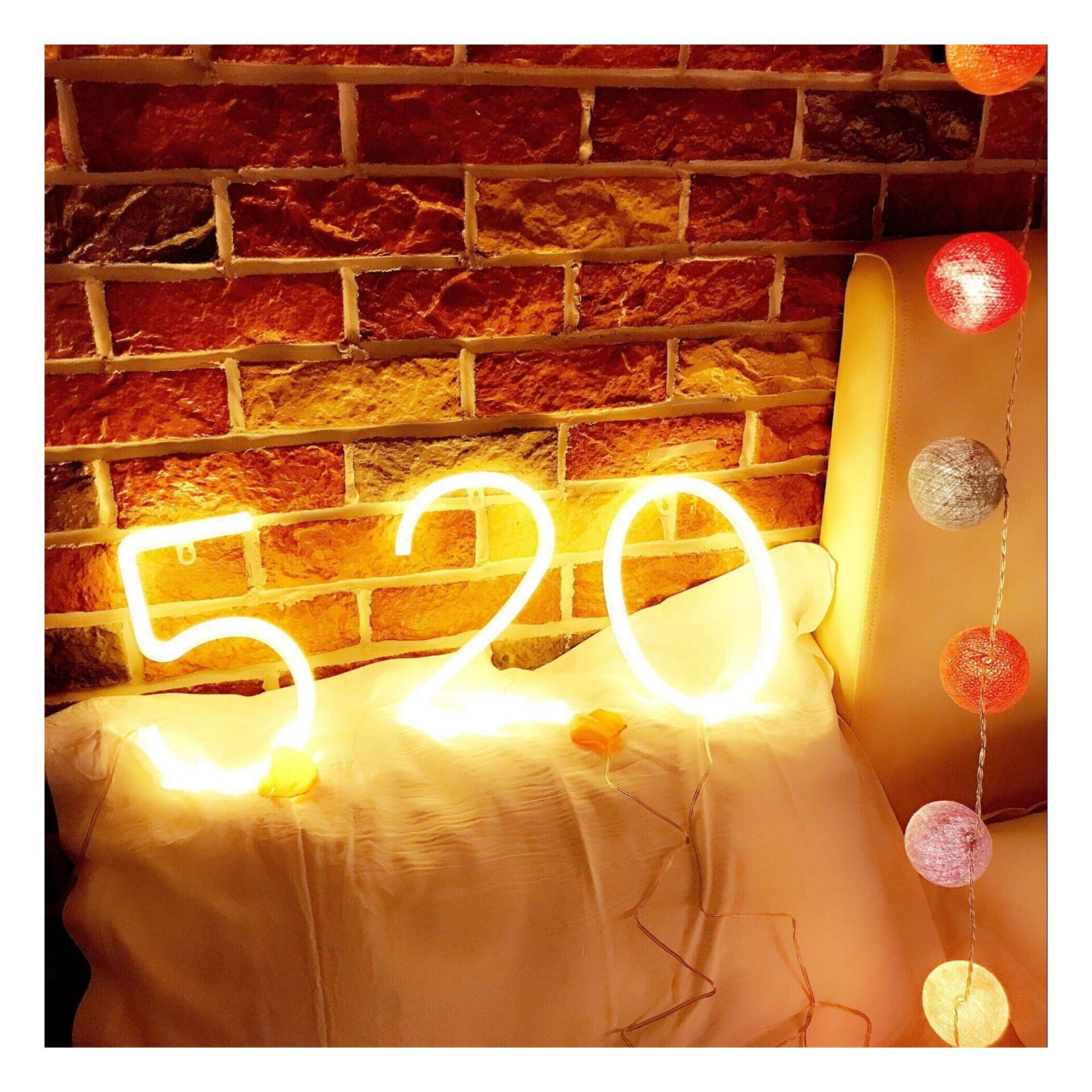 亚克力霓虹灯/圣诞灯串灯/鸡心灯/跑马灯/彩灯礼品白底实物图