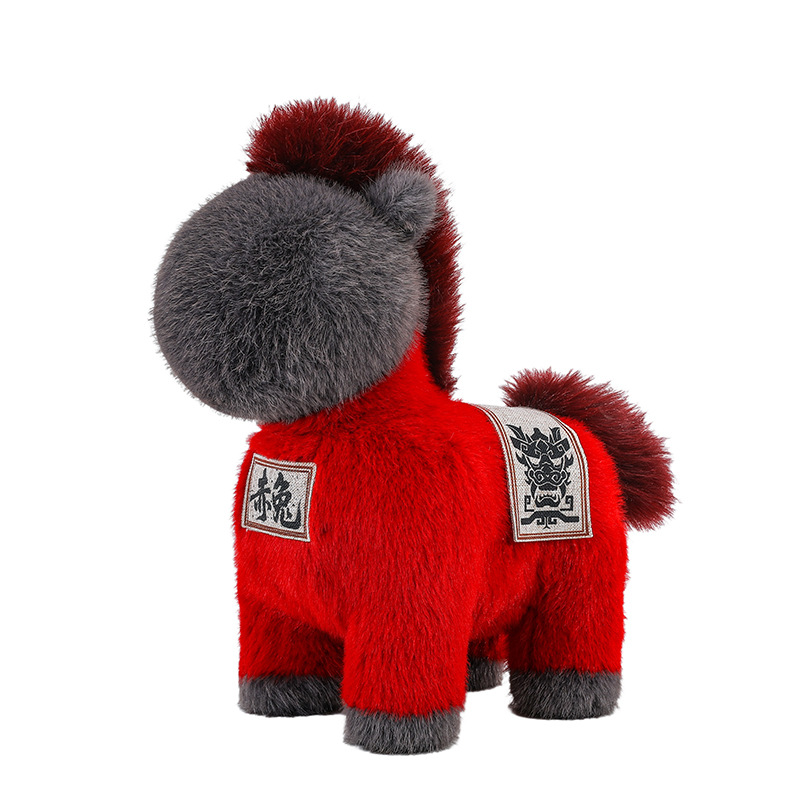 哭哭马/毛绒玩具/马年/灯笼/马年吉祥物白底实物图