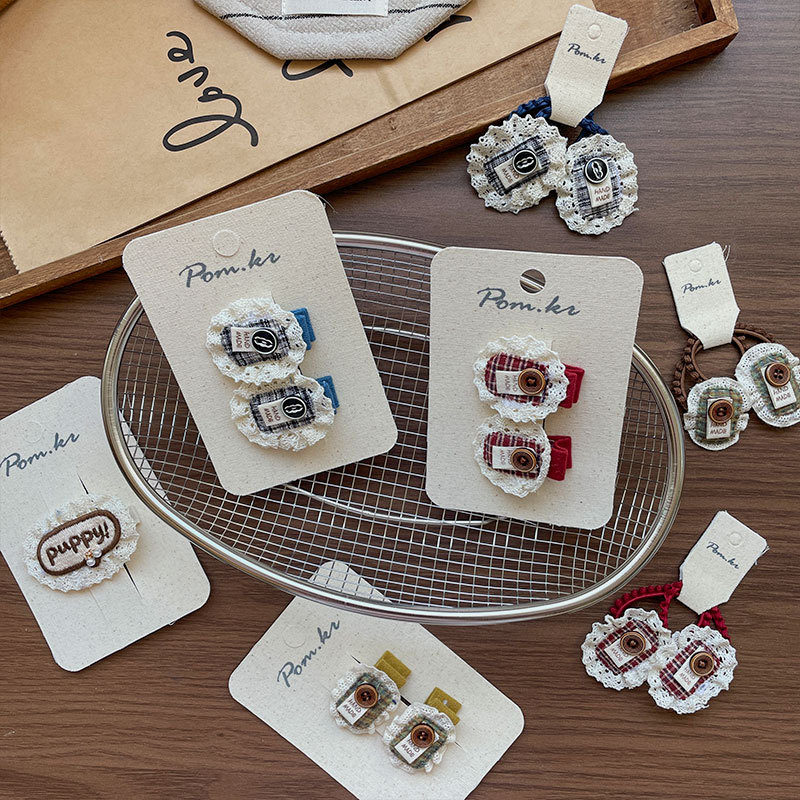 New Korean-style checkered lace hair clips, retro autumn and winter children's handcrafted fabric side fringe hair clips for women Specification image