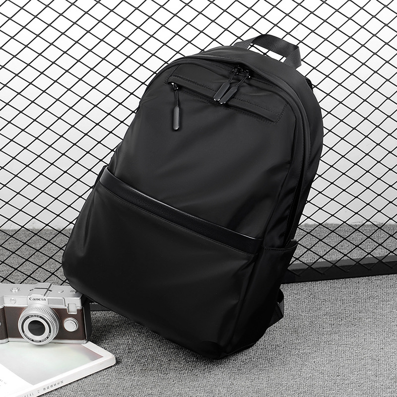 Cross-border new fashionable large-capacity backpacks, men's business computer backpacks, student schoolbags, gift distribution Application Scenario