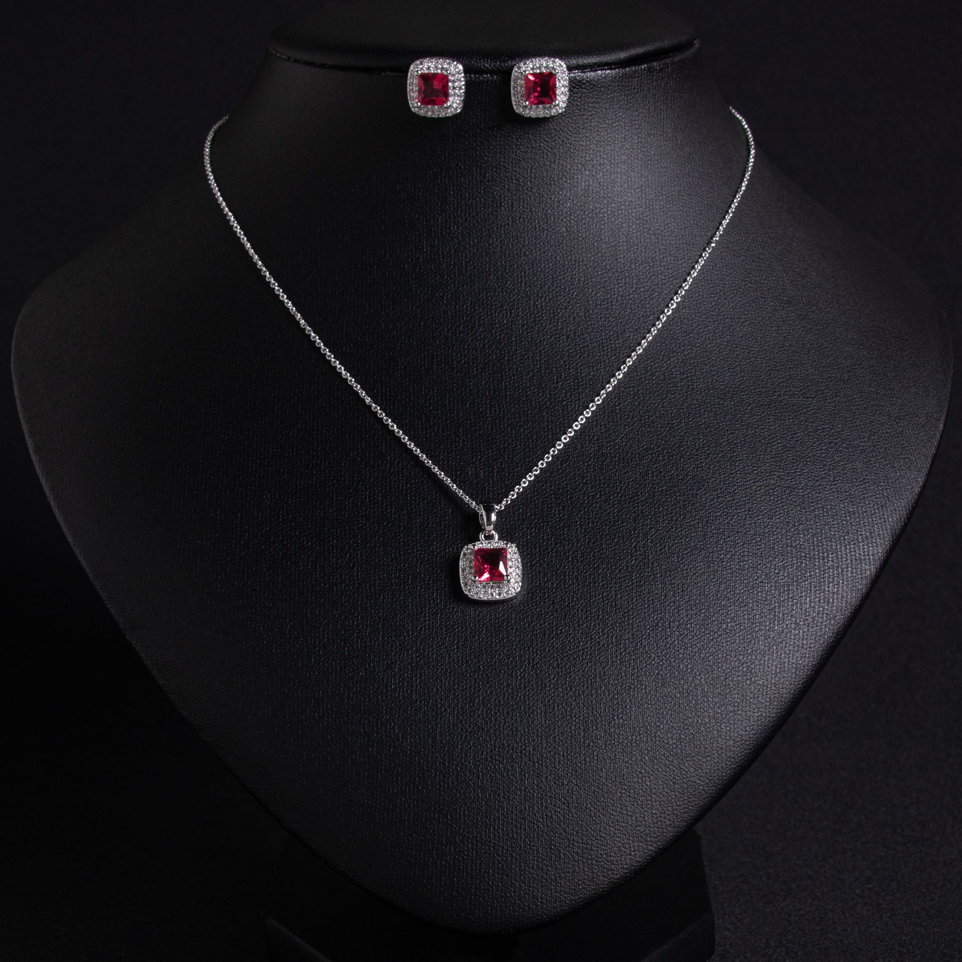 Bright and elegant Zircon earrings necklace, women's simple, fashionable, individual and luxurious pendant, fashionable collarbone chain necklace wholesale LJT6215 Getisa Zircon necklace Jewelry, banquet dress accessories Specification image