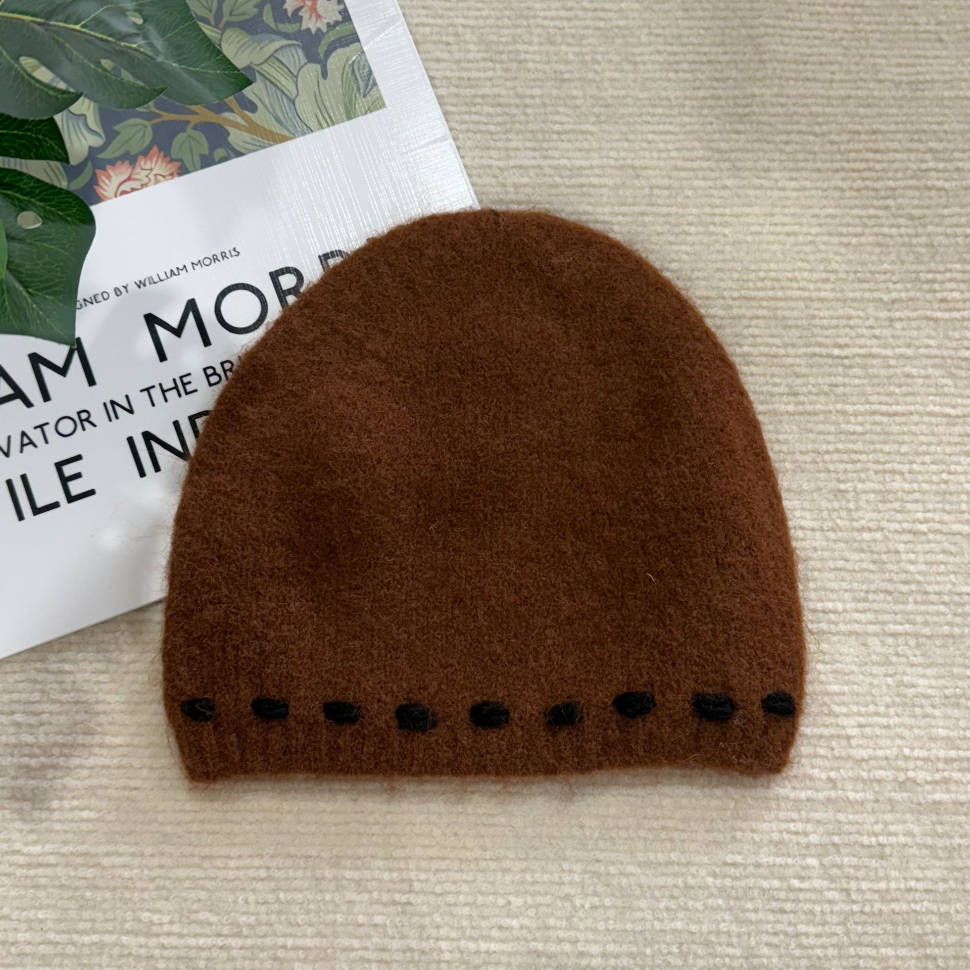 Japanese-style Australian wool knitted hats, women's autumn and winter bucket hats, simple embroidered line fisherman hats, versatile fashion hats Application Scenario