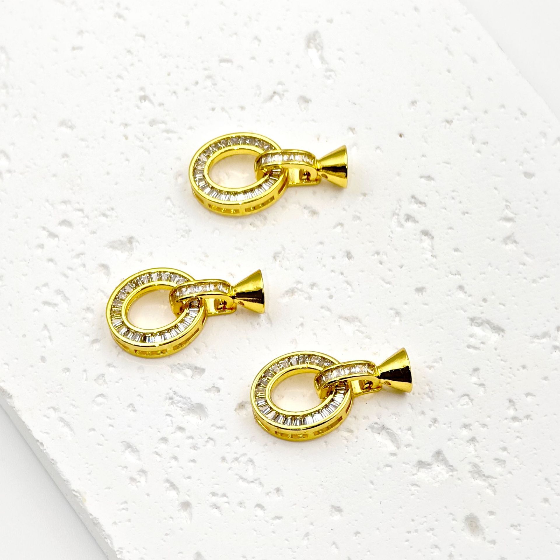 Pearl buckle head plated with 18K real gold, diy necklace buckle, bracelet, connecting buckle, ending buckle, OT buckle, handcrafted universal buckle Application Scenario