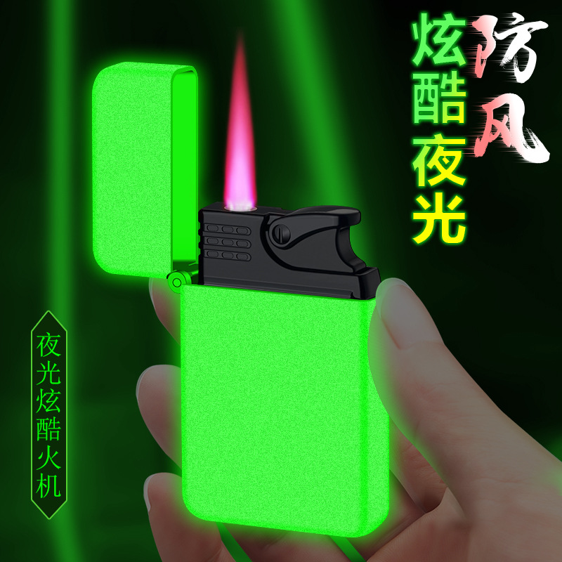 Windproof direct flame metal body dual-color process lighter, men's personalized gift kerosene lighter Application Scenario