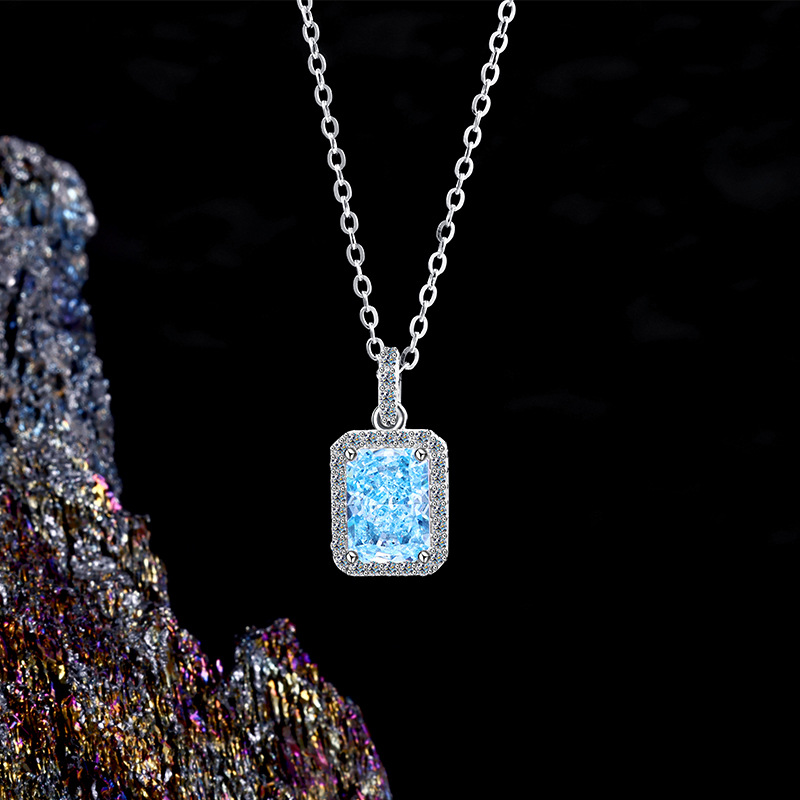 A new cross-border necklace from Europe and America, a super sparkling square zircon women's necklace, 2026 new style, elegant collarbone chain, sugar cube Specification image