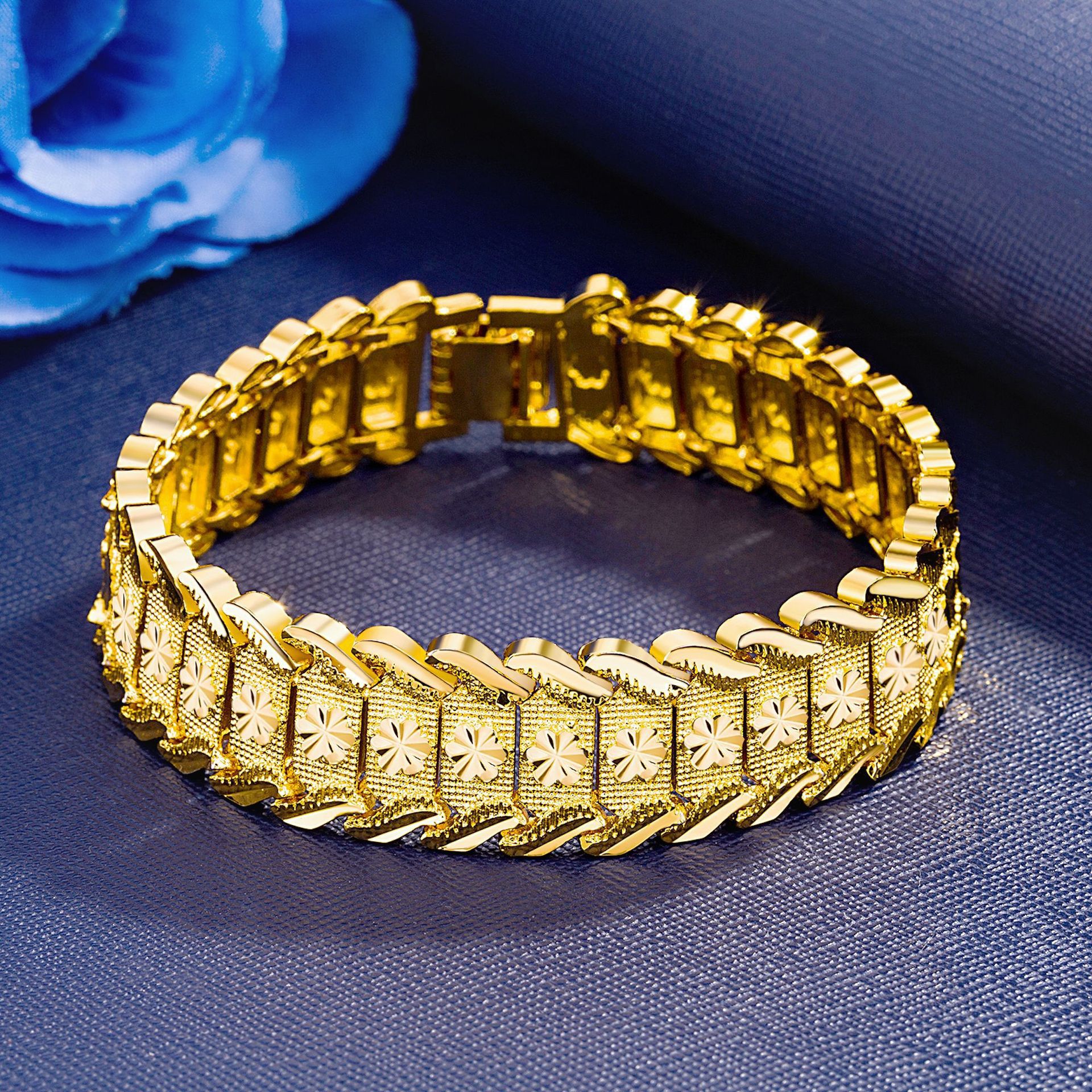 直播爆款霸气宽版倒模车花花形手链欧币仿金手饰品男士厂家批发