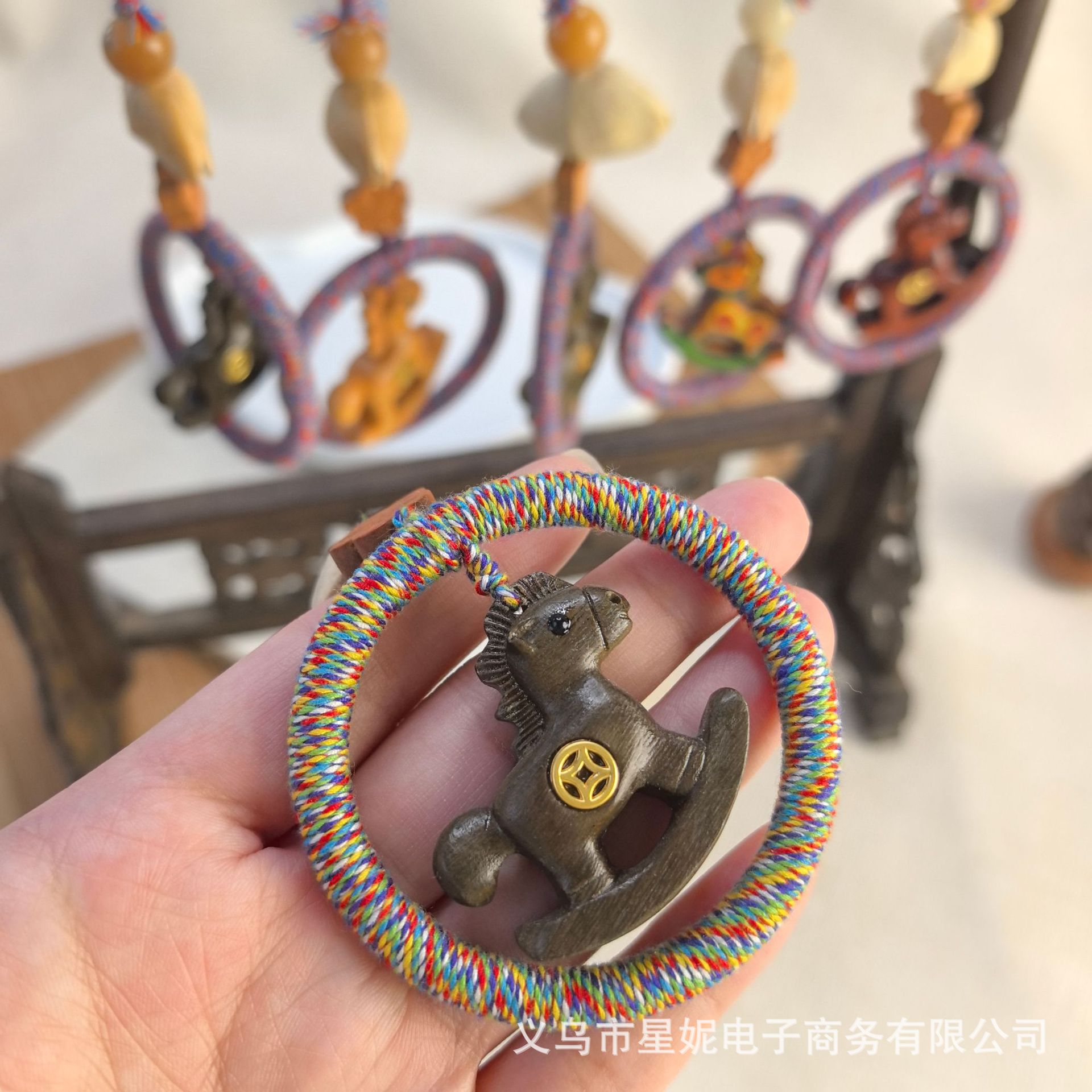 Wholesale of best-selling solid wood rainbow rocking horse, immediate wealth, carousel, zodiac year creative bag pendants, mobile phone pendants, keychains Item Picture