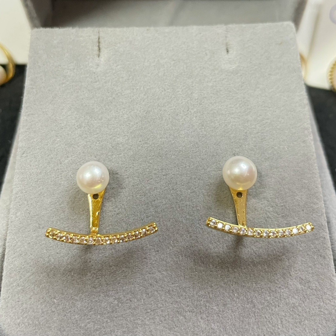 New Korean-style simple smiling face diamond-encrusted back-hanging pearl earrings, one-piece full diamond geometric S925 silver needle stud earrings for women details Picture