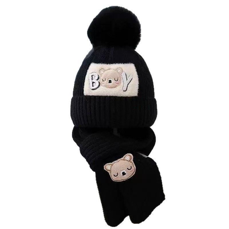Wholesale of two-piece sets of children's warm hats, knitted woolen hats for boys and girls, ear protectants, and baby hats and scarves for autumn and winter from street stalls Item Picture