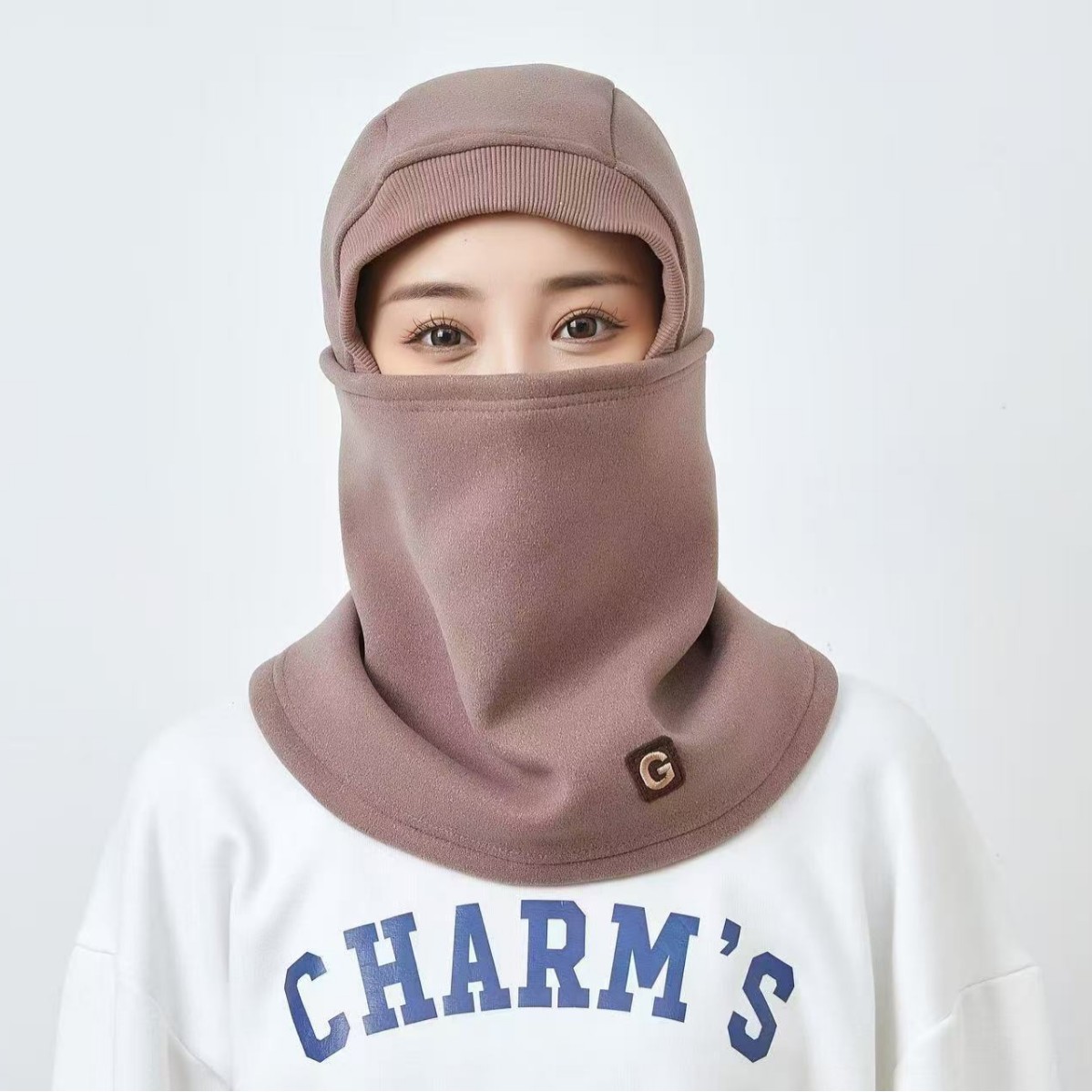New autumn and winter women's thickened fleece hooded cap, cold-proof face mask, outdoor cycling and skiing face protection and neck scarf integrated hat Application Scenario