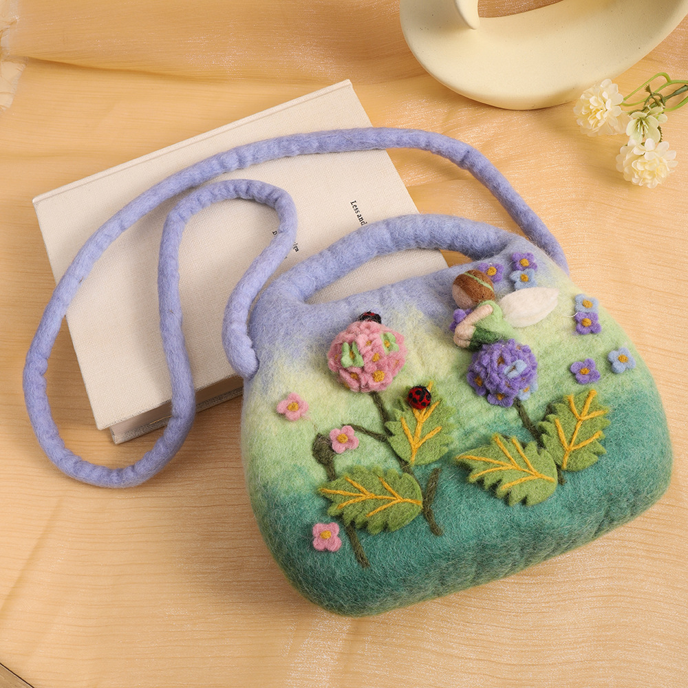 可爱花花斜挎包 尼泊尔手工羊毛毡包包精致立体动物重工毛毡包批产品图