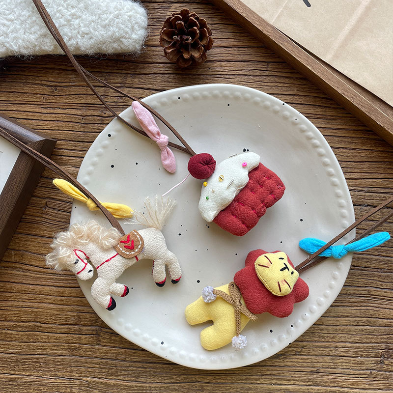 新款韩系手工布艺儿童手作项链秋冬氛围感穿搭配饰挂脖卡通装饰链产品图