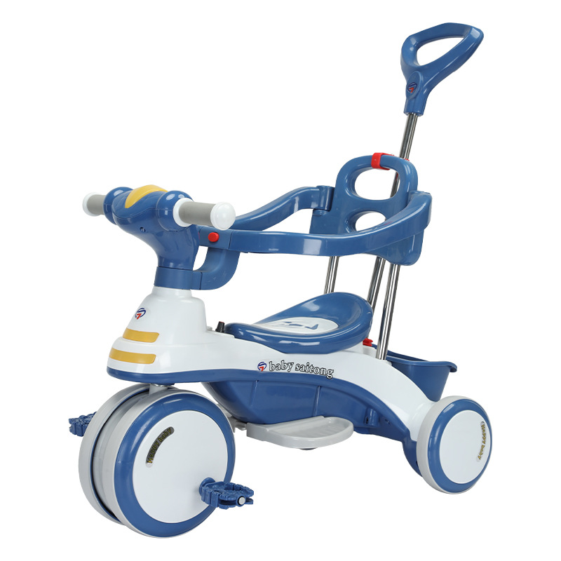 飘移飞机三轮车/儿童小车/儿童车/奥迪a4l车机/儿童三轮车白底实物图