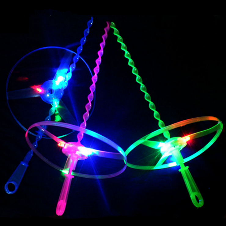 Mano brillante empuje platillo volador brillante frisbee flash flying fairy bambú libélula juguetes clásicos para niños fabricantes al por mayor