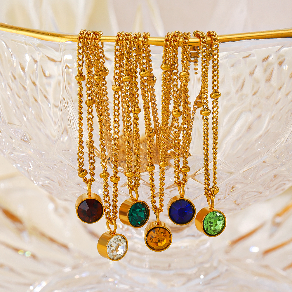 A fashionable and versatile 18K gold stainless steel diamond birthstone necklace for women in the INS style in December from Europe and America Application Scenario