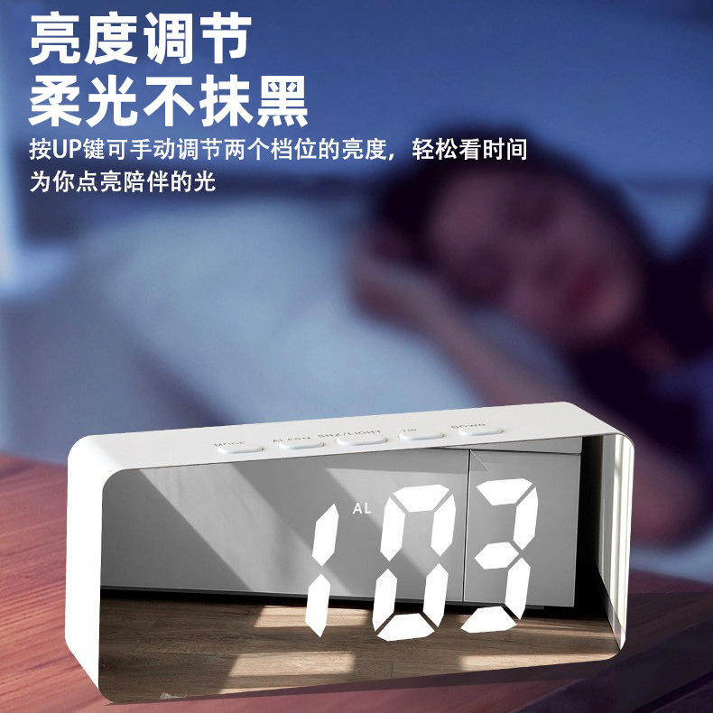 Student-specific black and white mirror LED electronic clock, high-definition digital display, battery plug-in dual-purpose, temperature detection Application Scenario