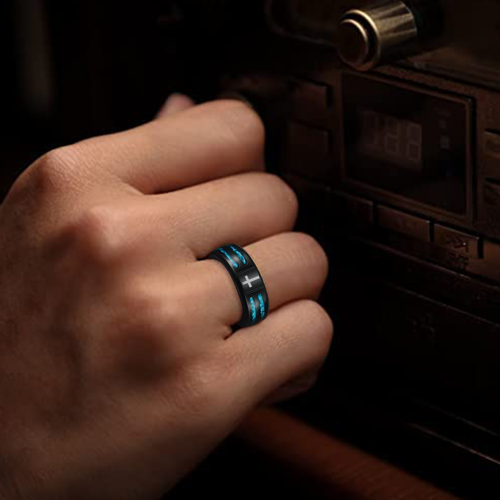 A new best-selling Masonic men's ring set with a blue imitation Aubro laser cross on Amazon in Europe and America details Picture