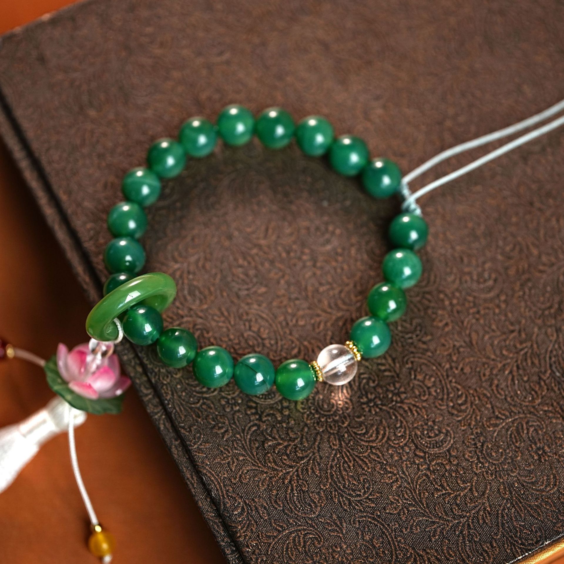 New Chinese-style emerald green chalcedony bracelet with beads, light luxury and high-end feel, ethnic style men's and women's glass bracelet accessories details Picture