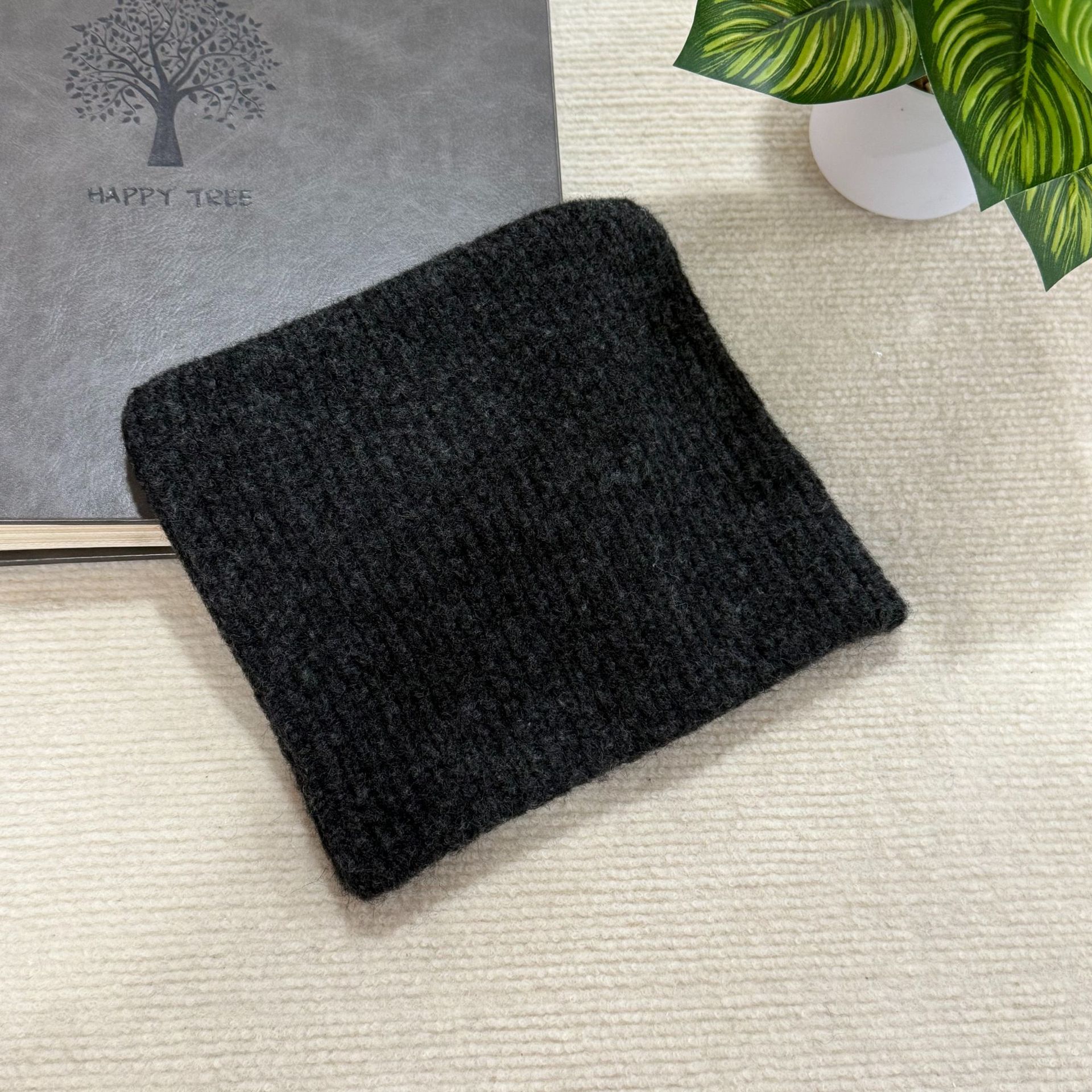 This is a versatile and face-enhancing autumn and winter knitted woolen cap with ear stripes for face protection, windproof and warmth in winter Application Scenario