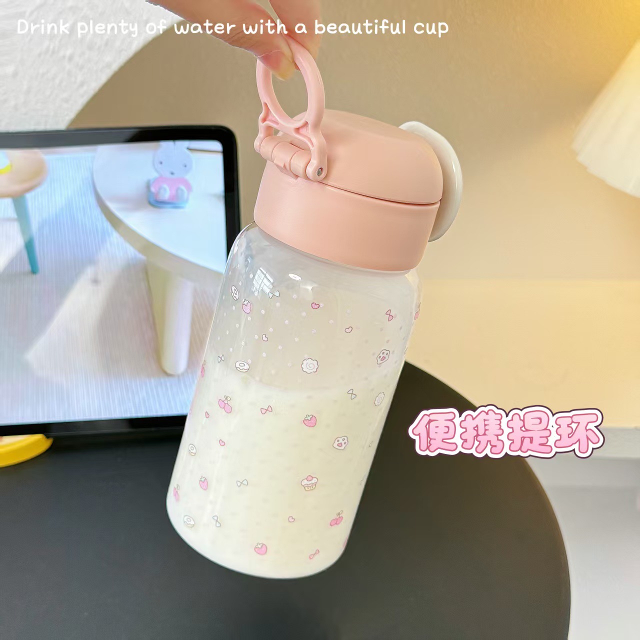 High appearance level Cherry kitten plastic cup for girls, ins style portable anti-drop, anti-drop straw cup for students to go to school Application Scenario