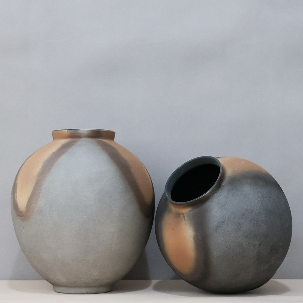 2025 Modern, simple and creative Ceramic vases, hand-painted flower arrangement decorations for the living room, home dried flower vases and ornaments details Picture