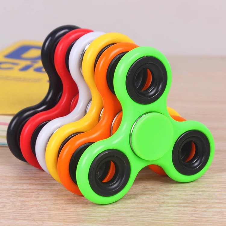 A stress-relieving wonder, children's fidget spinner, a high-speed metal finger spin for an extremely long time, a venting toy for boys and adults Specification image