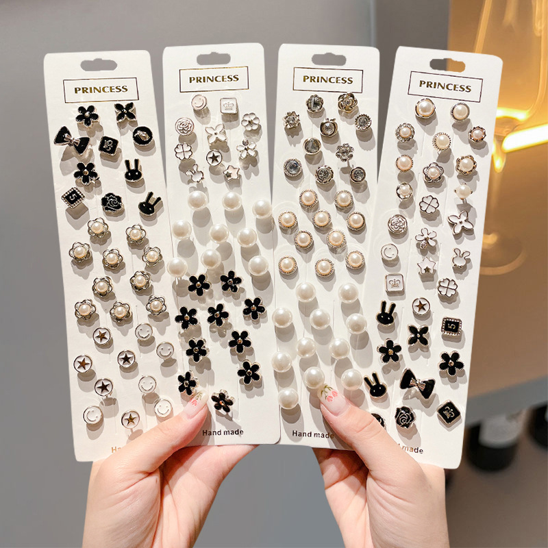 The invisible pearl brooch, brooch, brooch for fixing clothes, corsage and shirt chest button, is a must-have tool for preventing exposure at the neckline full figure