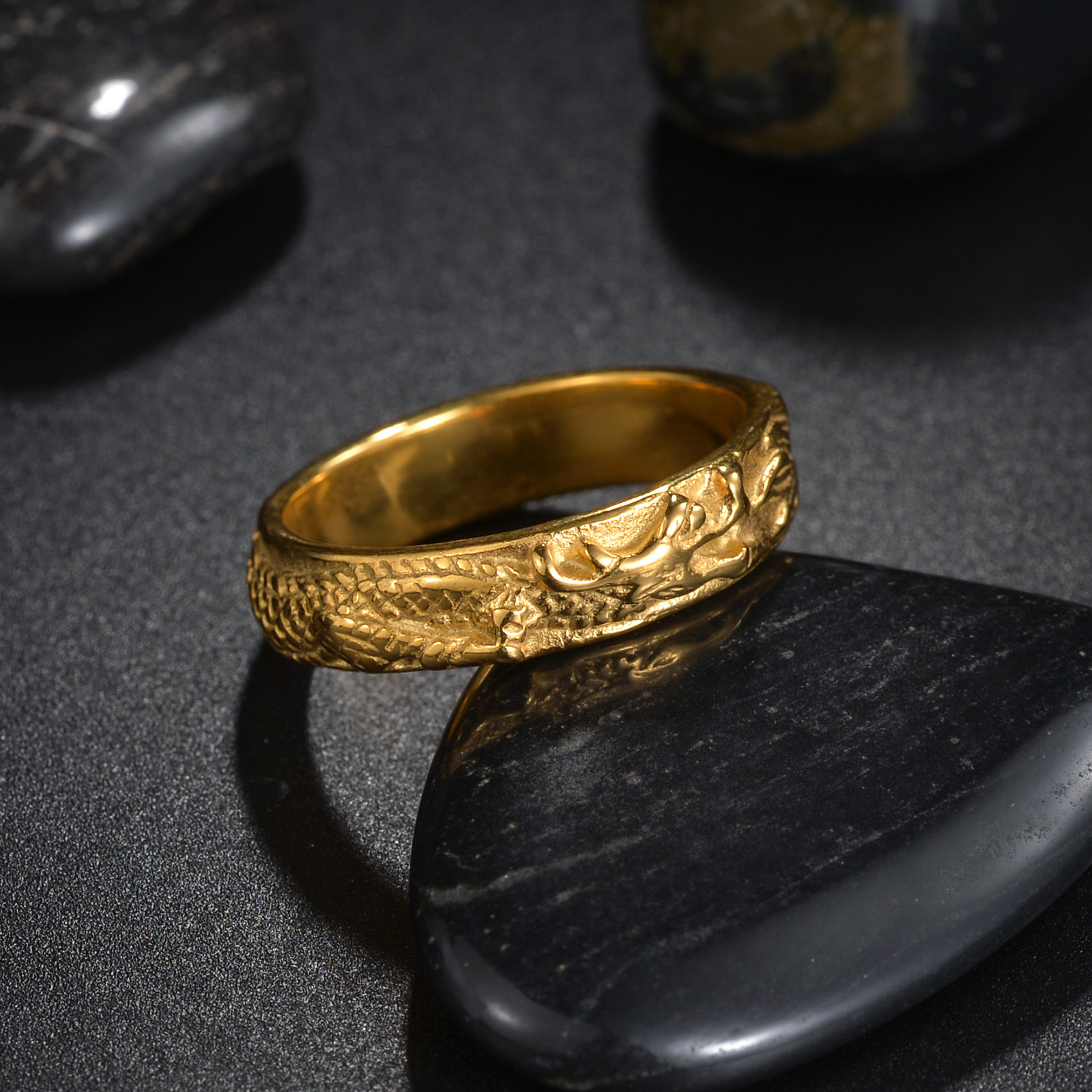 Half-price clearance sale: New Chinese dragon-shaped ring, a best-selling titanium steel jewelry ring in live-streaming by Internet celebrities Specification image