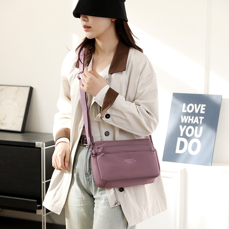 Cross-border exclusive women's fashionable and trendy single-shoulder bag, water-resistant multi-layer casual crossbody bag details Picture