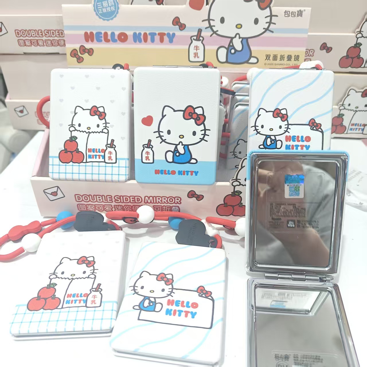 Square mini handheld folding small mirror, cute new cartoon girls' makeup mirror, high-definition double-sided portable pocket Specification image