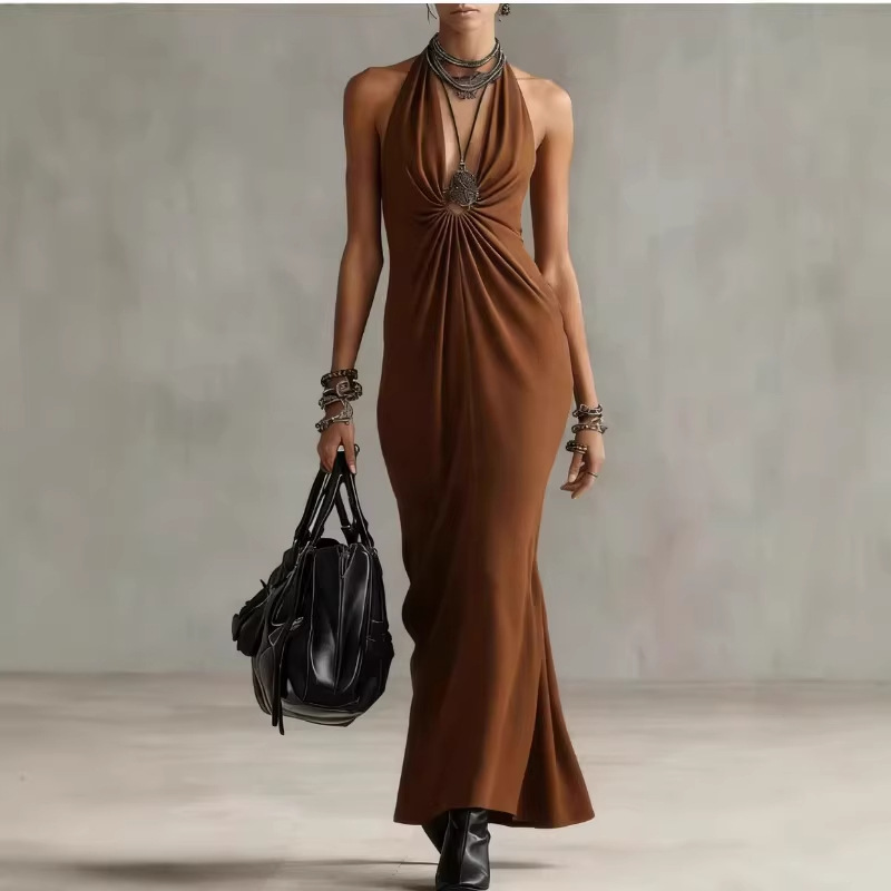 Aliexpress cross-border style halter European and American long dress, backless, slimming and sexy new style dress full figure