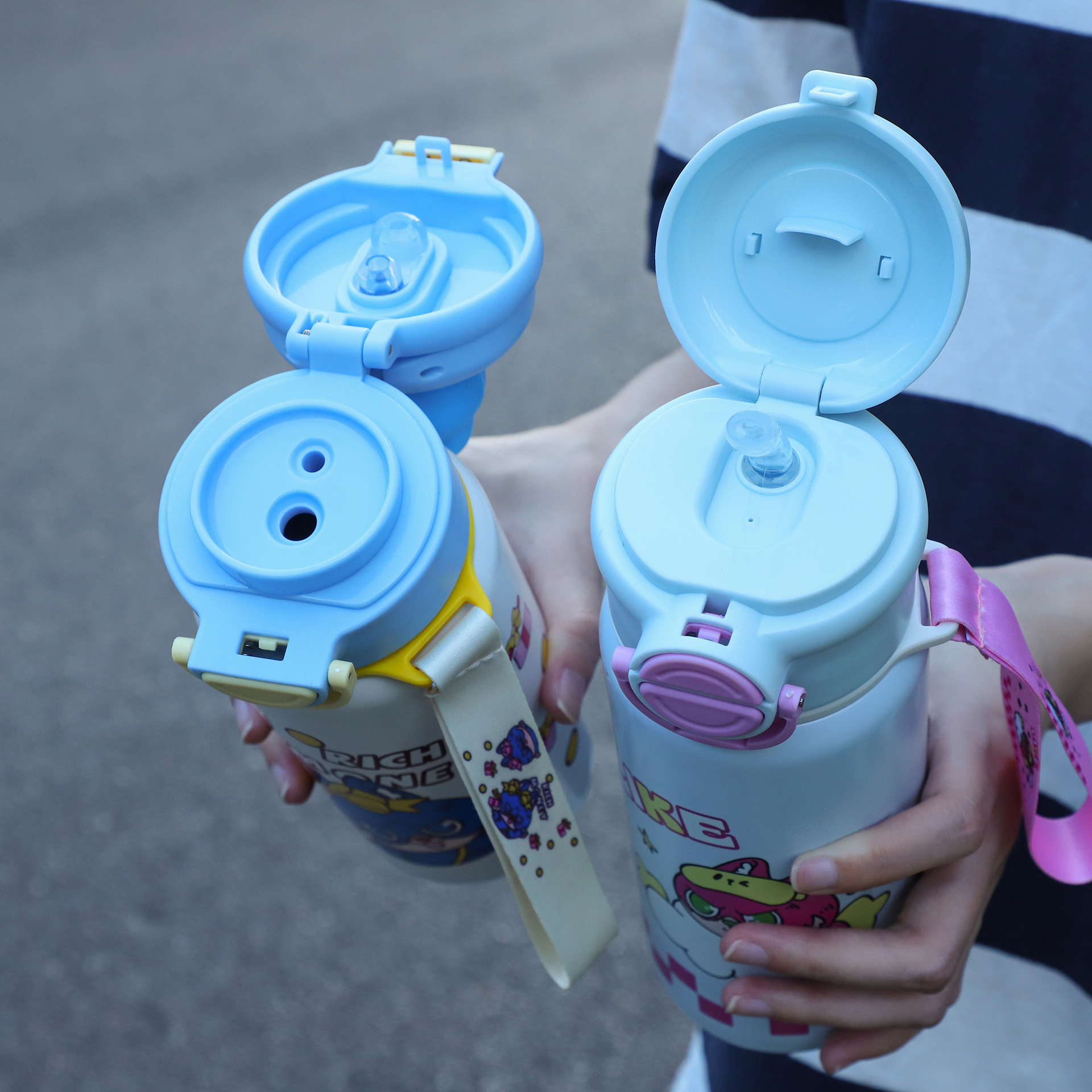 Wholesale of high-appeartion-level cartoon children's insulated cups, 316 stainless steel outdoor portable double drinking cup, jumping straw water cup Application Scenario