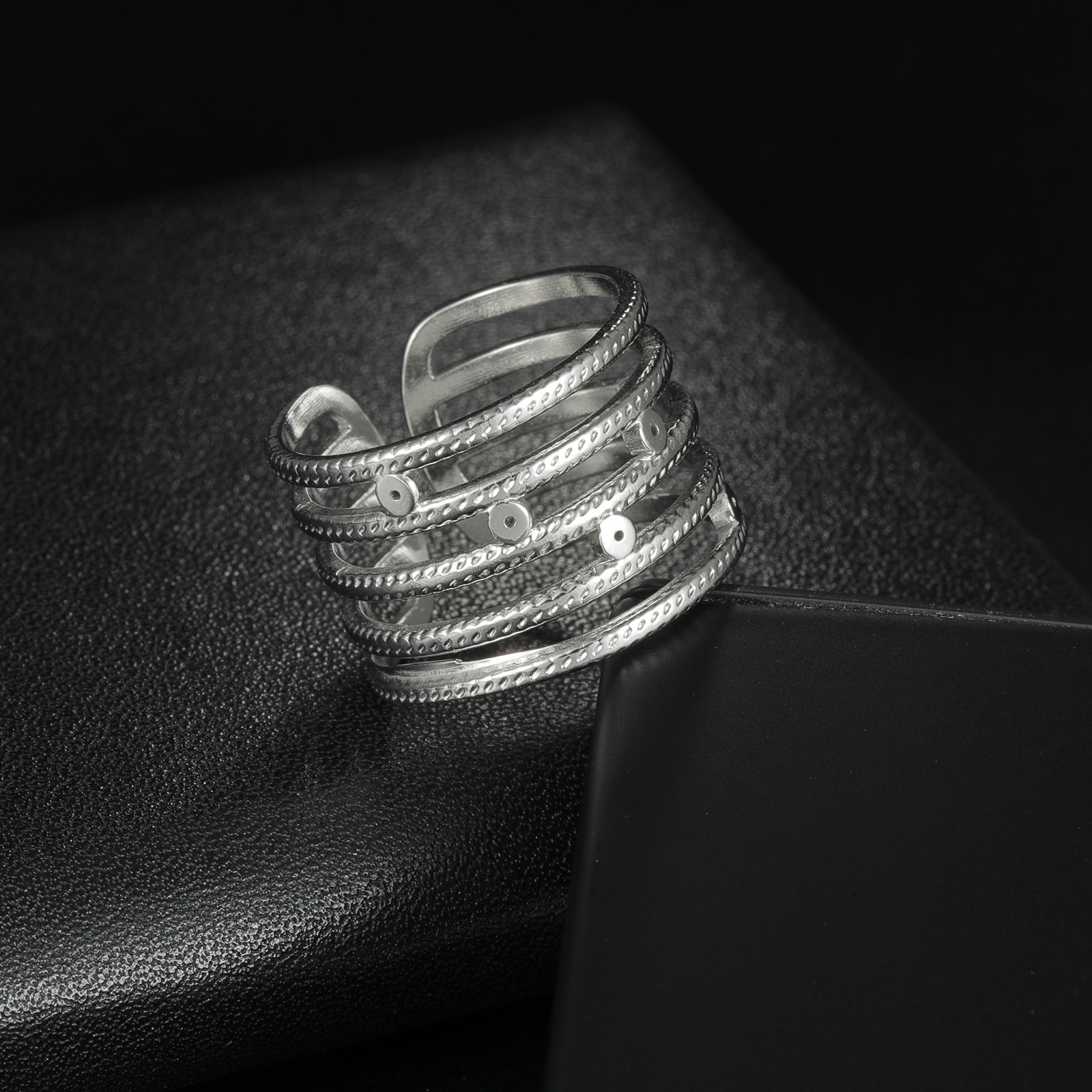 Amazon cross-border fashion women's simple geometric large ring, exaggerated style stainless steel open ring, no color fading details Picture