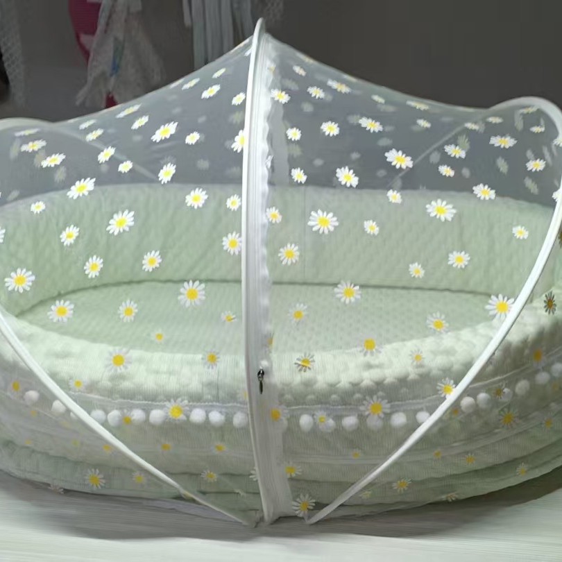 Fringed water cube bed, middle bed, mosquito net, baby mosquito net, baby bed with flowers, pure cotton children's bed Application Scenario